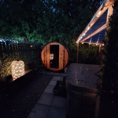 Priory Glamping Pods And Guest Accommodation Кілларні Екстер'єр фото