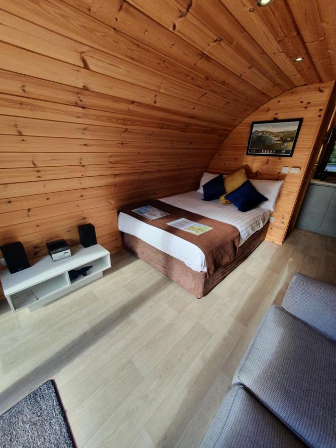 Priory Glamping Pods And Guest Accommodation Кілларні Екстер'єр фото