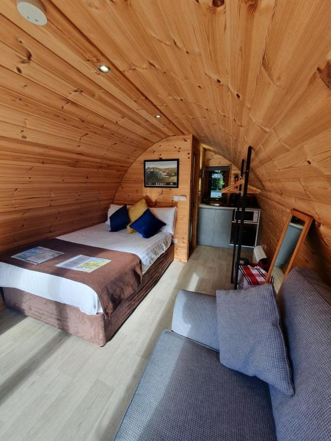 Priory Glamping Pods And Guest Accommodation Кілларні Екстер'єр фото