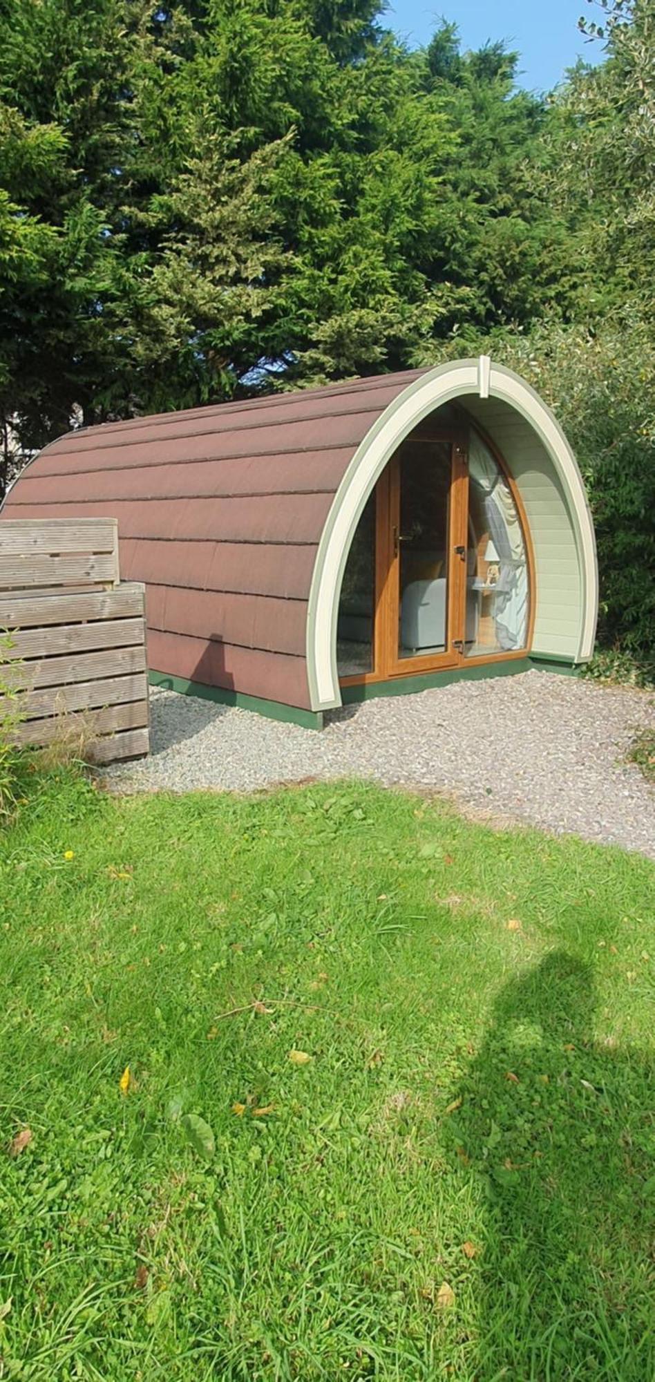 Priory Glamping Pods And Guest Accommodation Кілларні Екстер'єр фото